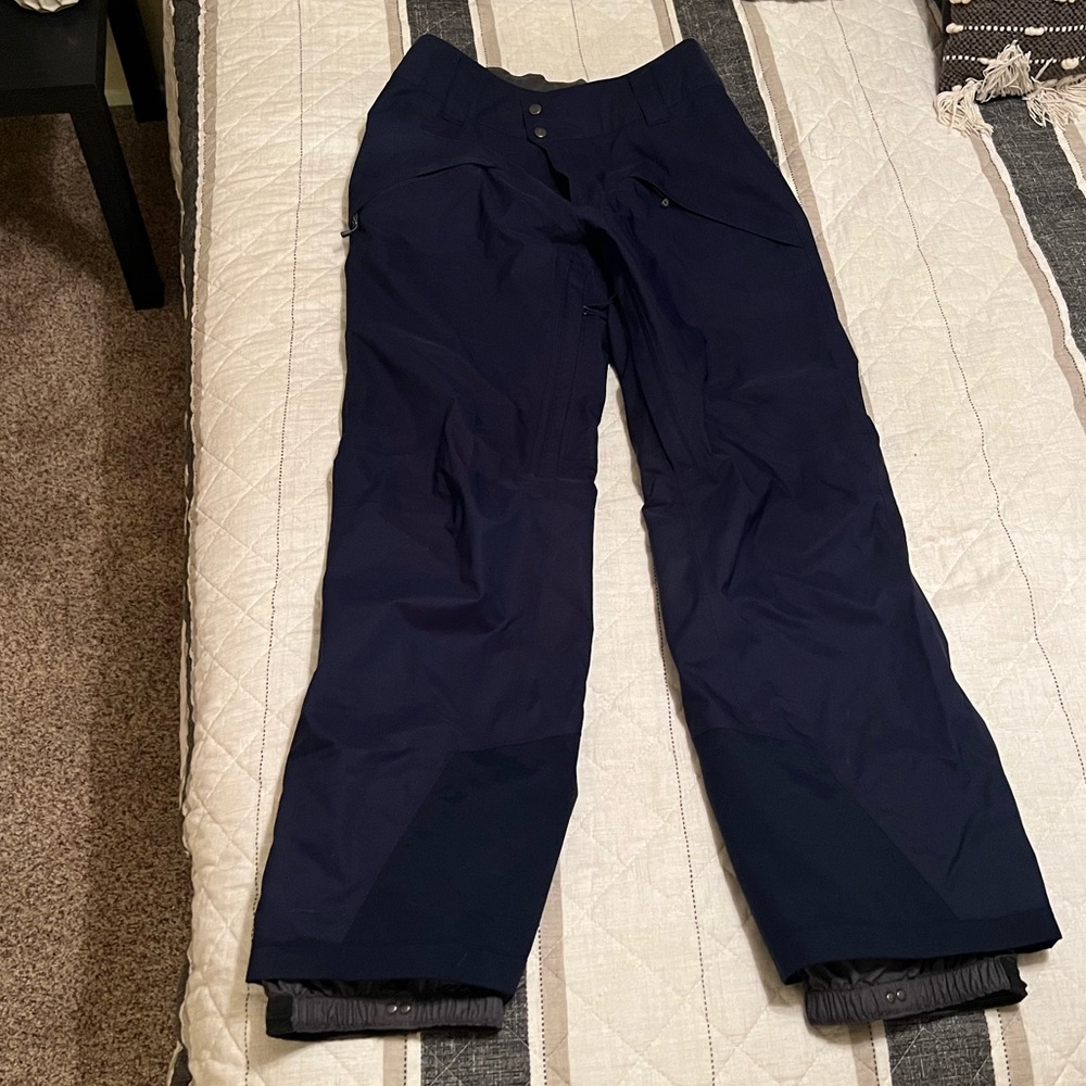 Men’s Patagonia, snowboard pants
